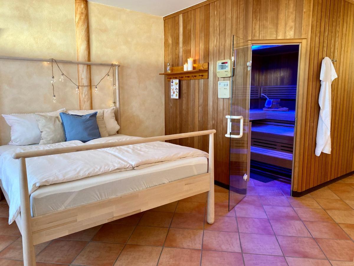 Private Spa Mit Sauna Und Whirlpool シュロツベルク エクステリア 写真