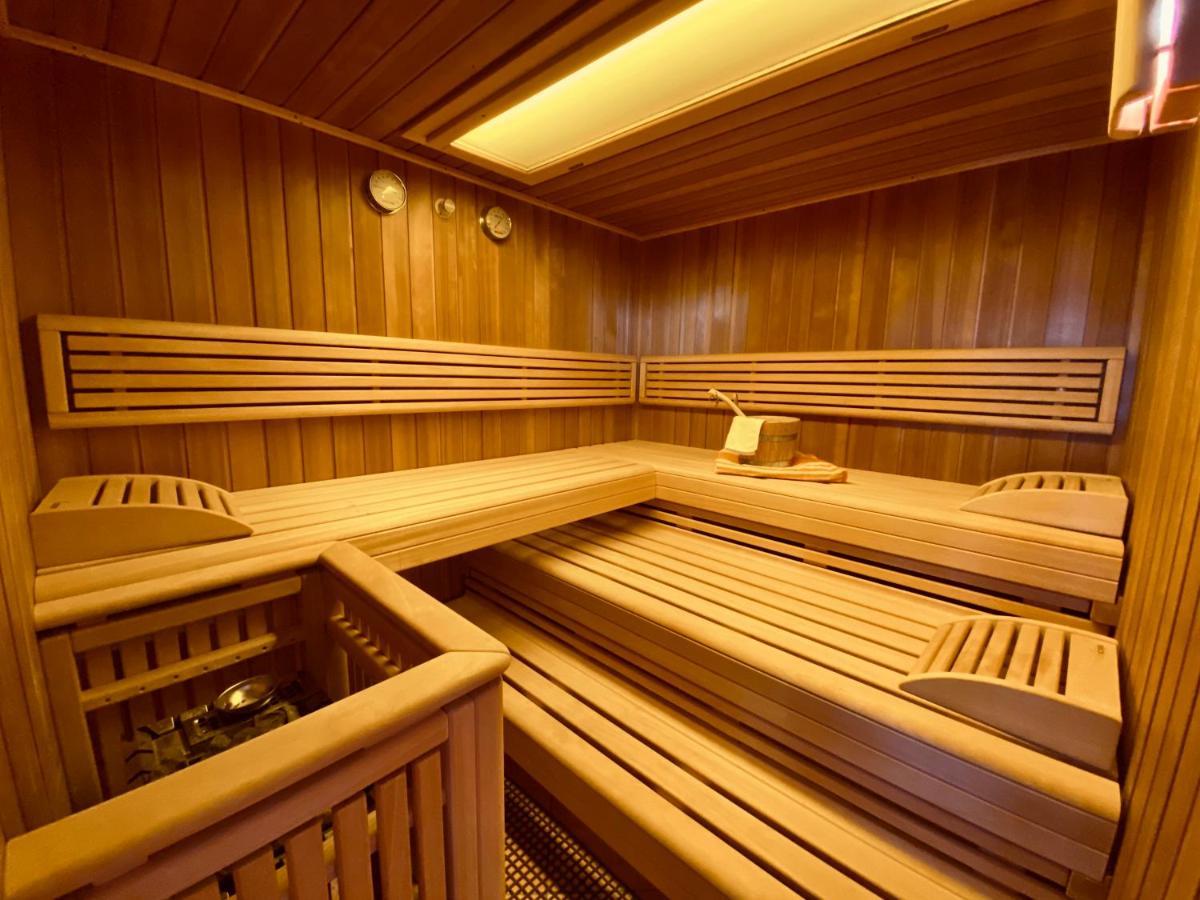 Private Spa Mit Sauna Und Whirlpool シュロツベルク エクステリア 写真
