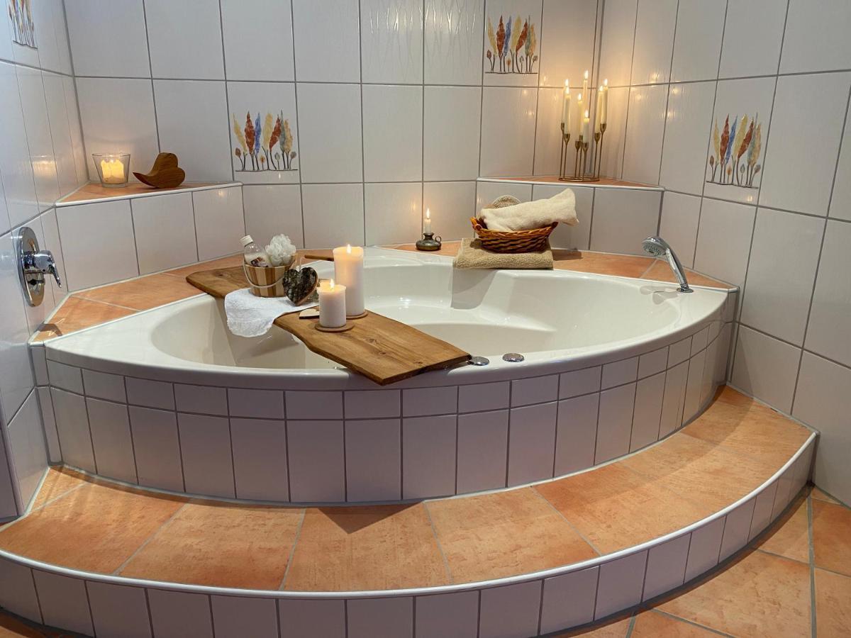 Private Spa Mit Sauna Und Whirlpool シュロツベルク エクステリア 写真